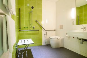 standard queen room handicap facilities bathroom - Mu Hotel Ipoh